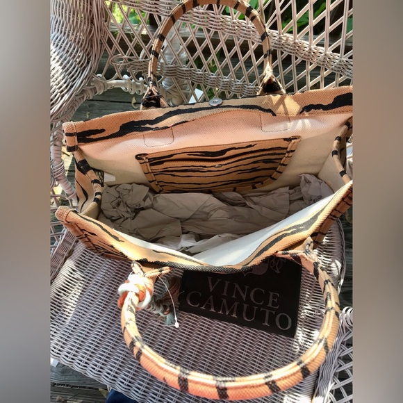 Vince Camuto Tiger Tote Bag NWT - Picture 3 of 6